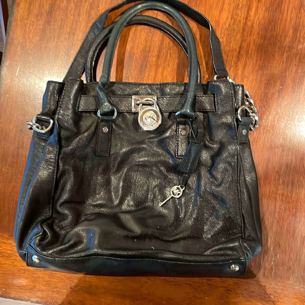Michael Michael Kors leather Hamilton bag. Black.